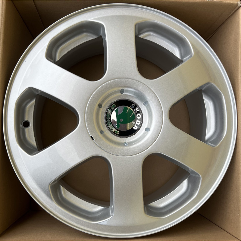 Škoda ELEGANT 6,5x15" 5x100 ET43 - Stříbrná